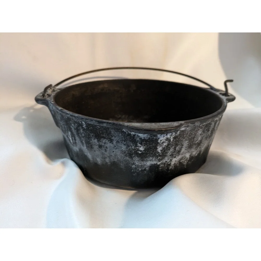 Wagner Ware Cast Iron No 8 Round Roaster 5 Quart Handle USA Post 1963 No Lid